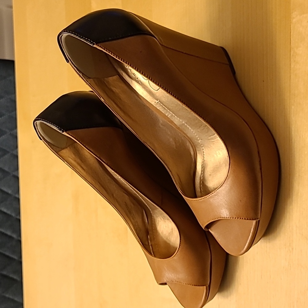 BCBG heels